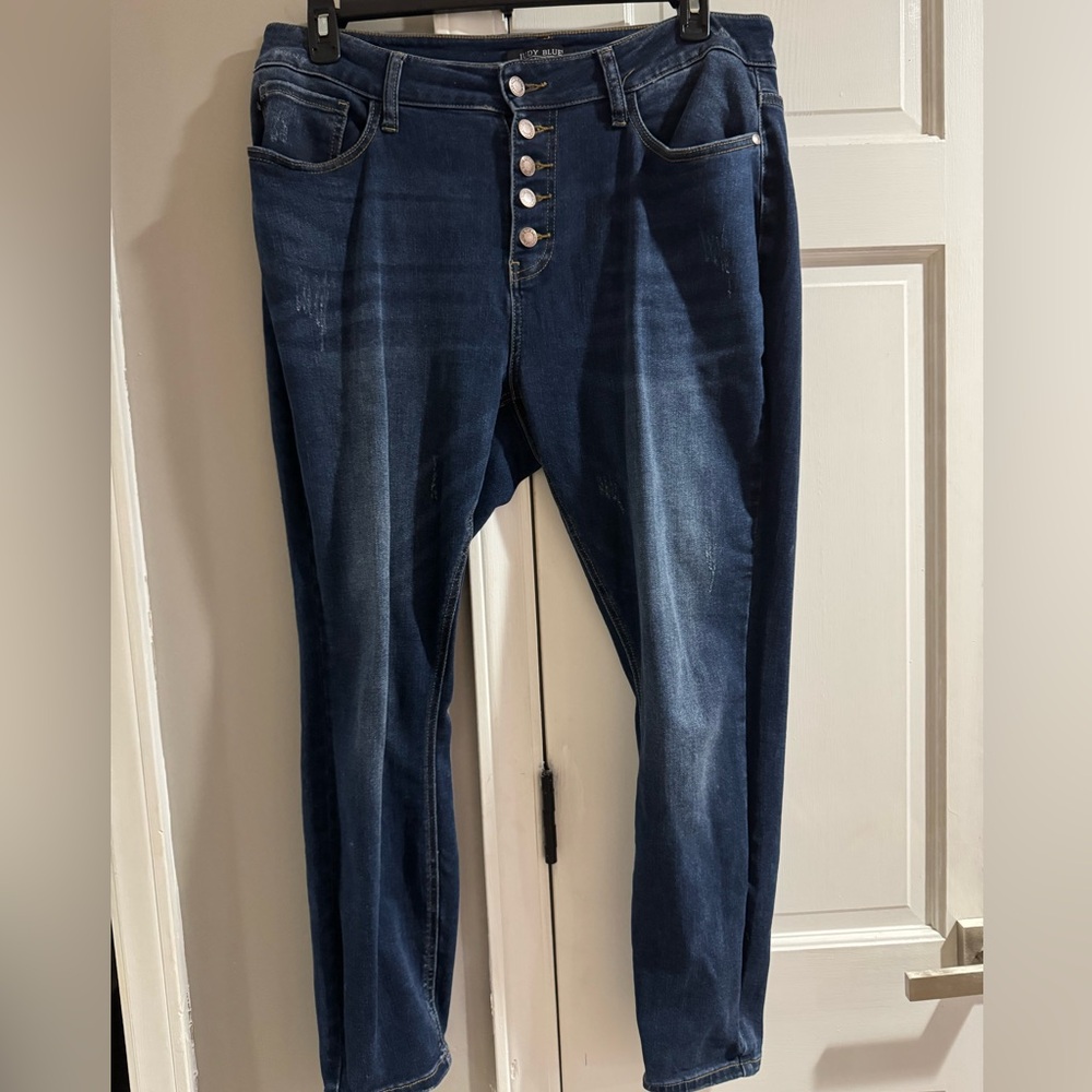 Judy Blue SLIM FIT Size 16W
5 button fly
Blue Mid Rise Skinny Jeans Denim Pants